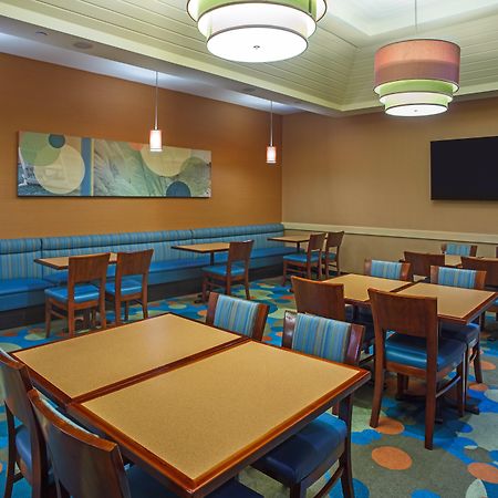 Holiday Inn Express Hotel & Suites Virginia Beach Oceanfront, An Ihg Hotel Εξωτερικό φωτογραφία