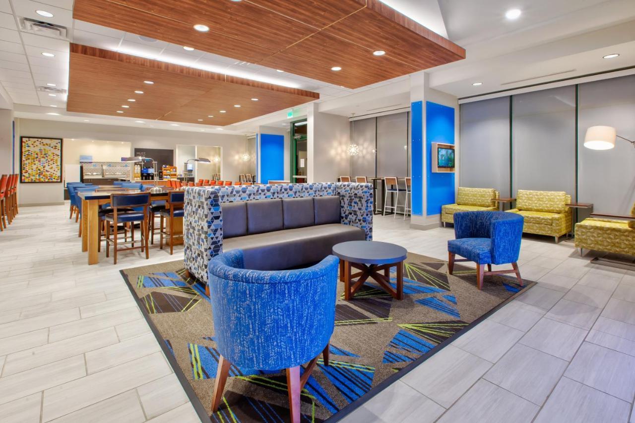 Holiday Inn Express Hotel & Suites Virginia Beach Oceanfront, An Ihg Hotel Εξωτερικό φωτογραφία