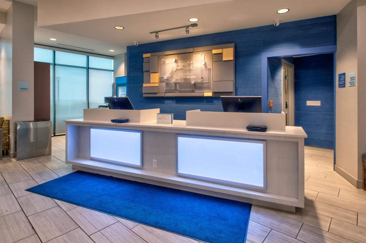 Holiday Inn Express Hotel & Suites Virginia Beach Oceanfront, An Ihg Hotel Εξωτερικό φωτογραφία