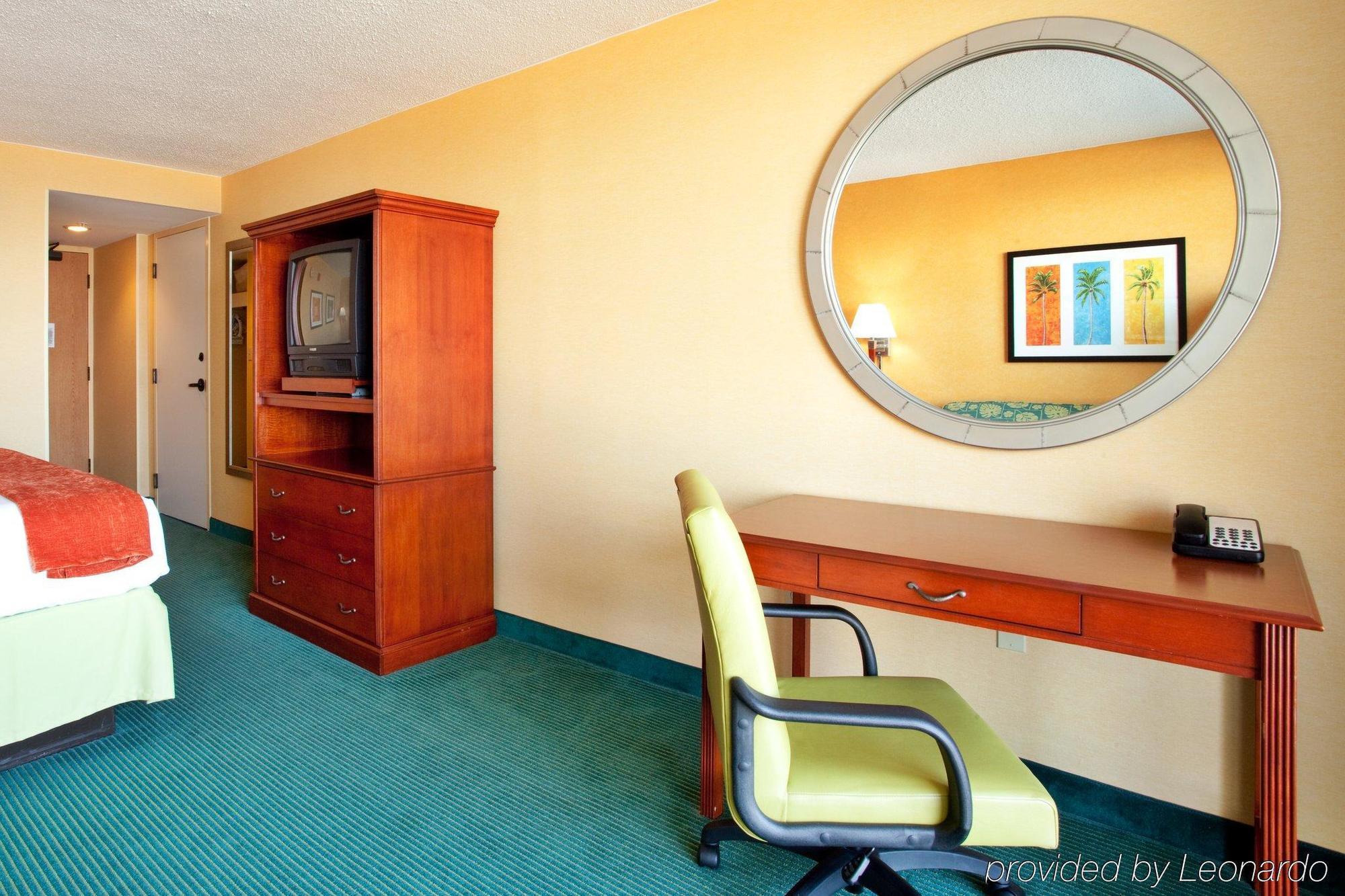 Holiday Inn Express Hotel & Suites Virginia Beach Oceanfront, An Ihg Hotel Δωμάτιο φωτογραφία