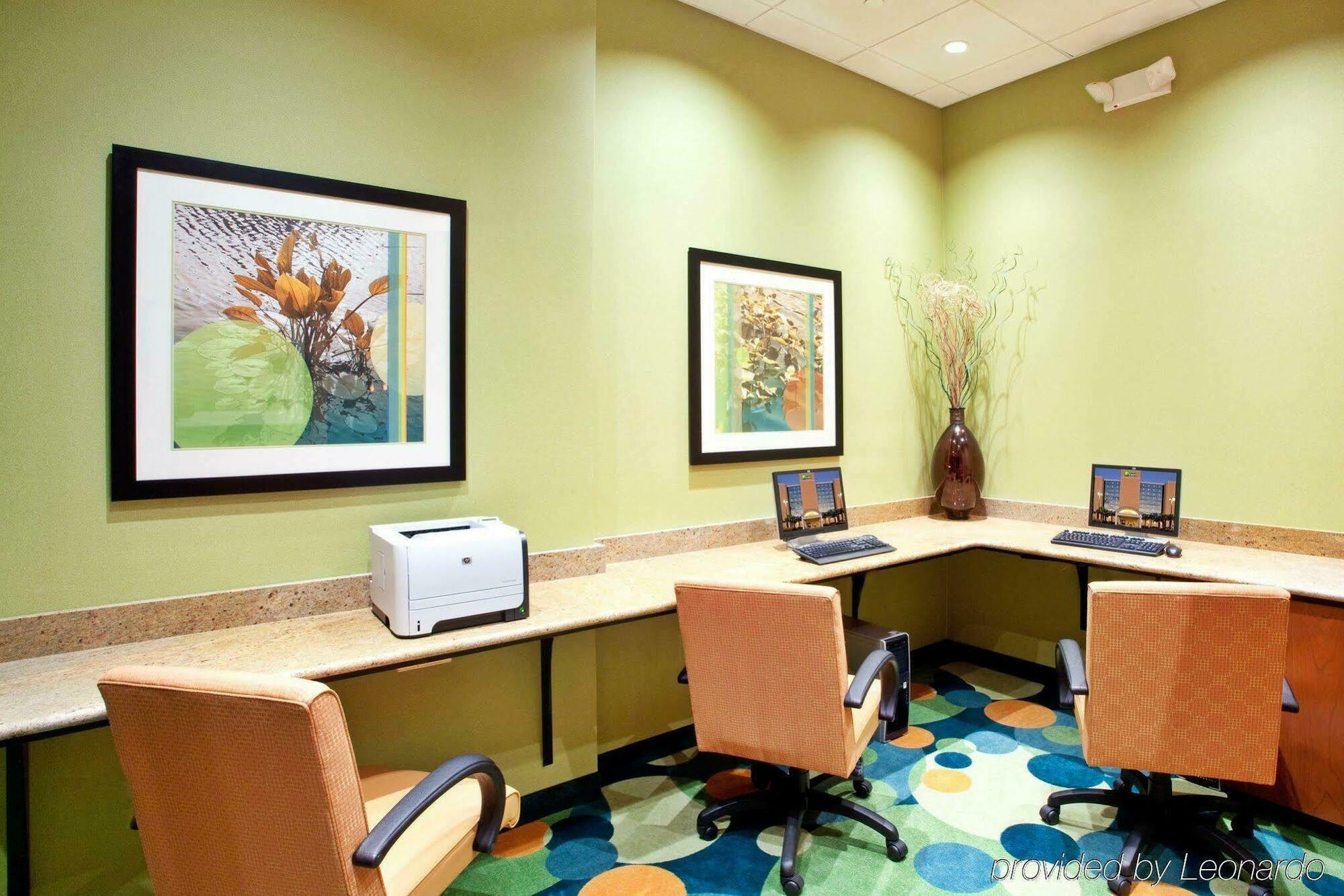 Holiday Inn Express Hotel & Suites Virginia Beach Oceanfront, An Ihg Hotel Εξωτερικό φωτογραφία